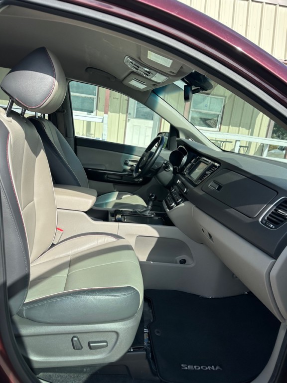 2016 Kia Sedona Image 18