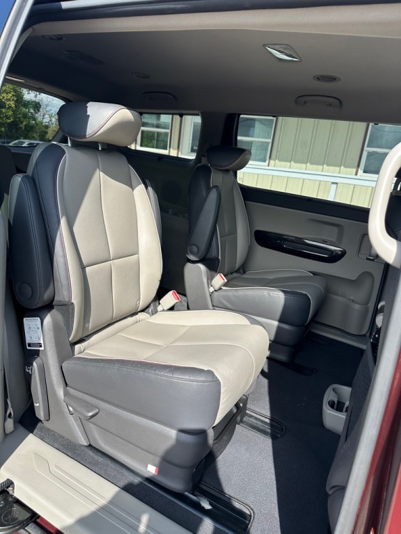 2016 Kia Sedona Image 19