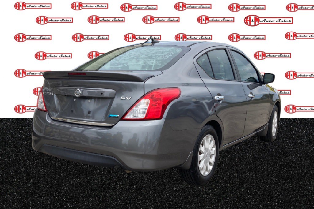 2016 Nissan Versa Image 3