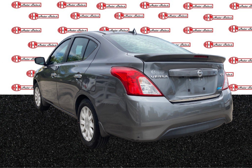 2016 Nissan Versa Image 4