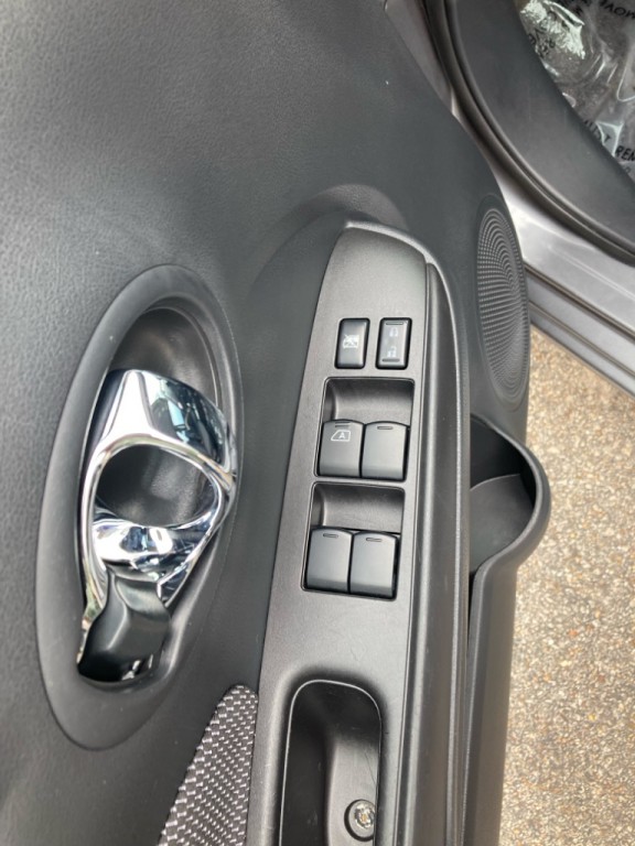 2016 Nissan Versa Image 8