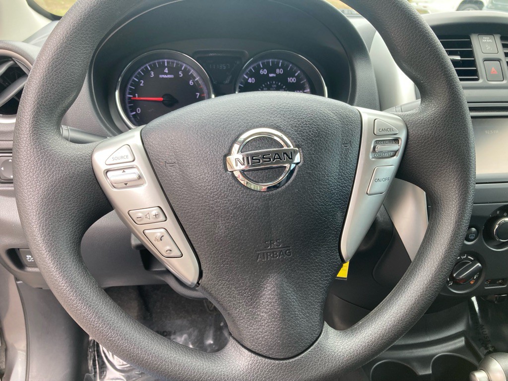 2016 Nissan Versa Image 11