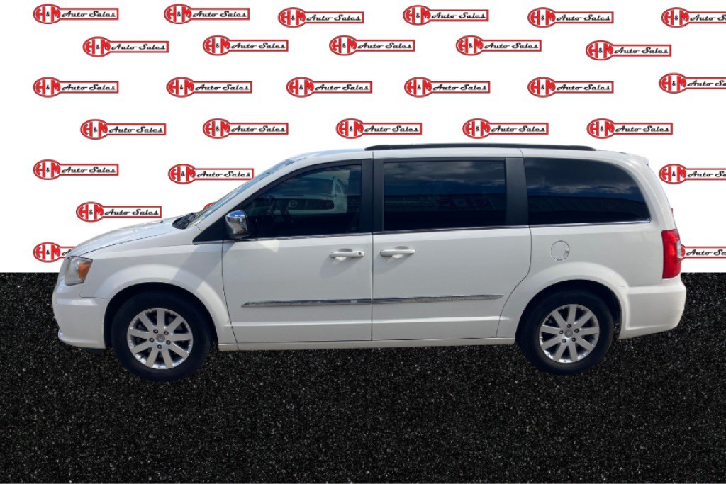2012 Chrysler Town & Country Image 6