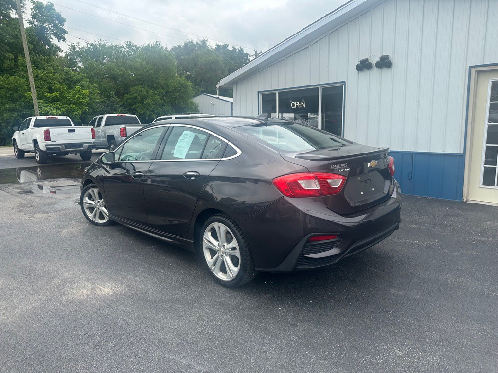 2016 Chevrolet Cruze Image 2