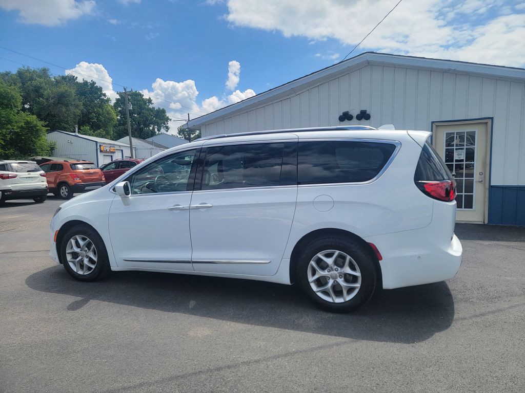 2019 Chrysler Pacifica Image 2