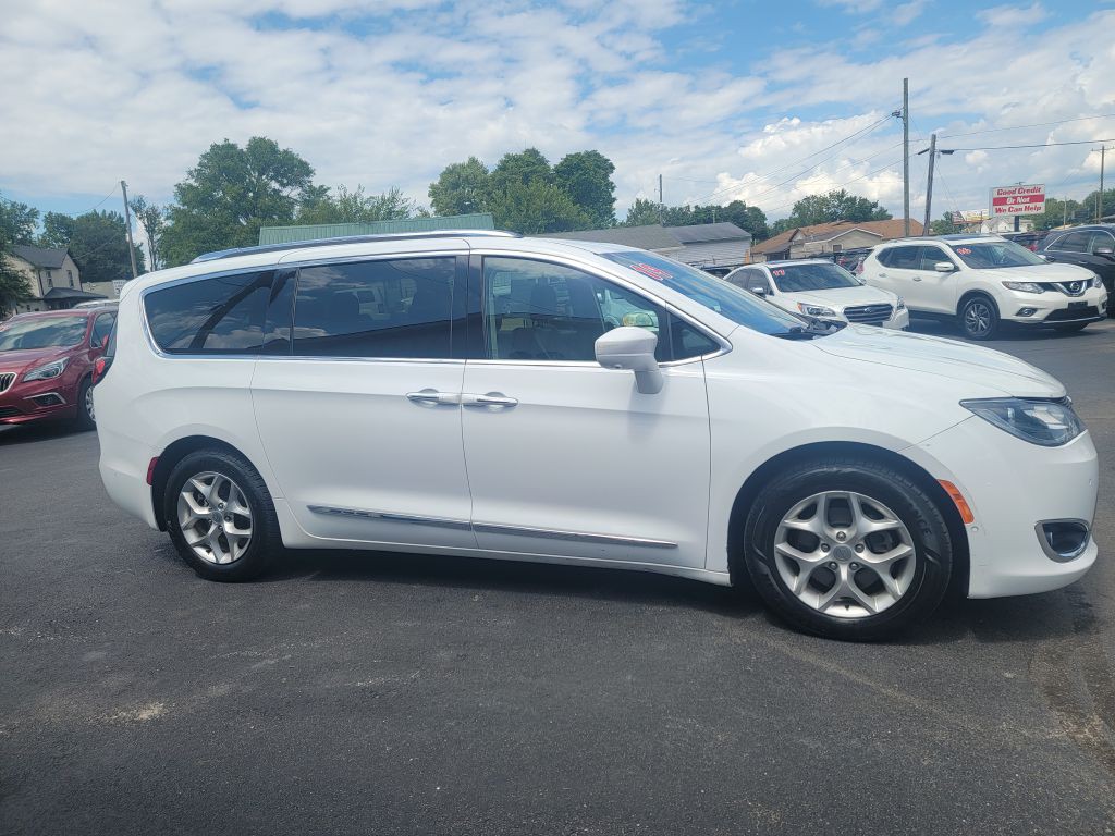 2019 Chrysler Pacifica Image 3