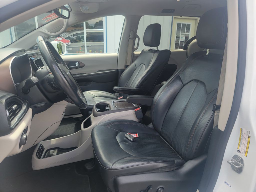 2019 Chrysler Pacifica Image 8
