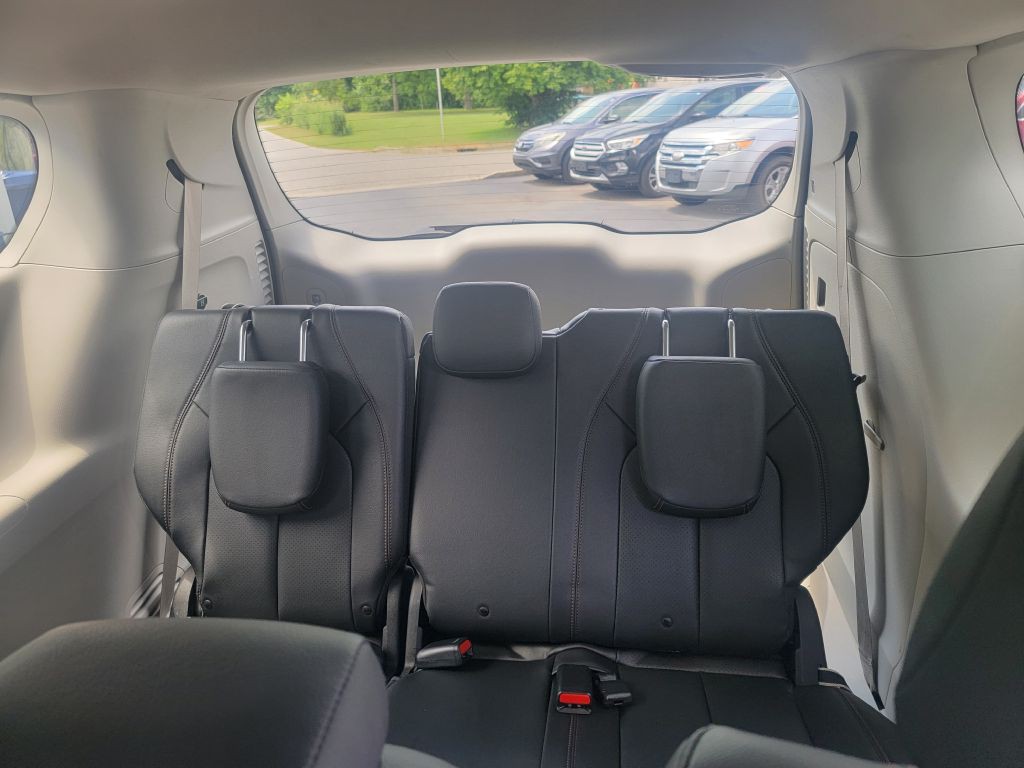2019 Chrysler Pacifica Image 13