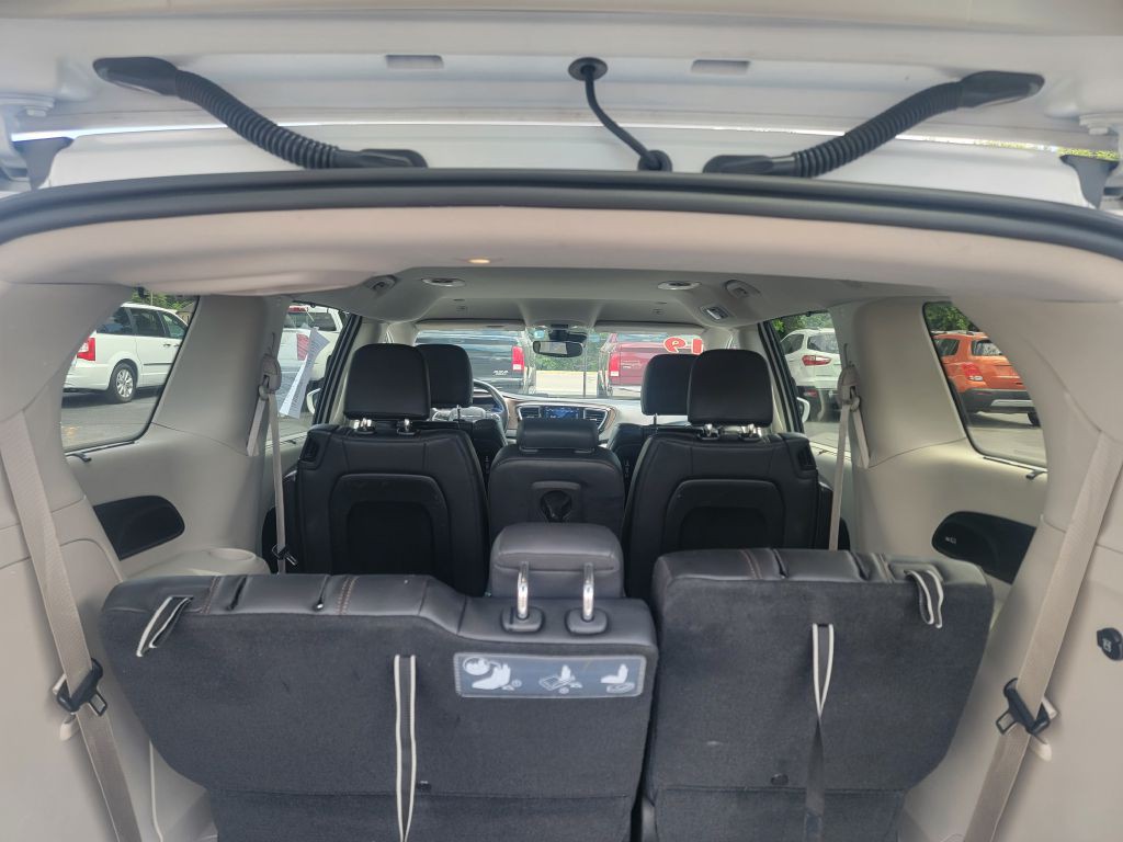 2019 Chrysler Pacifica Image 15