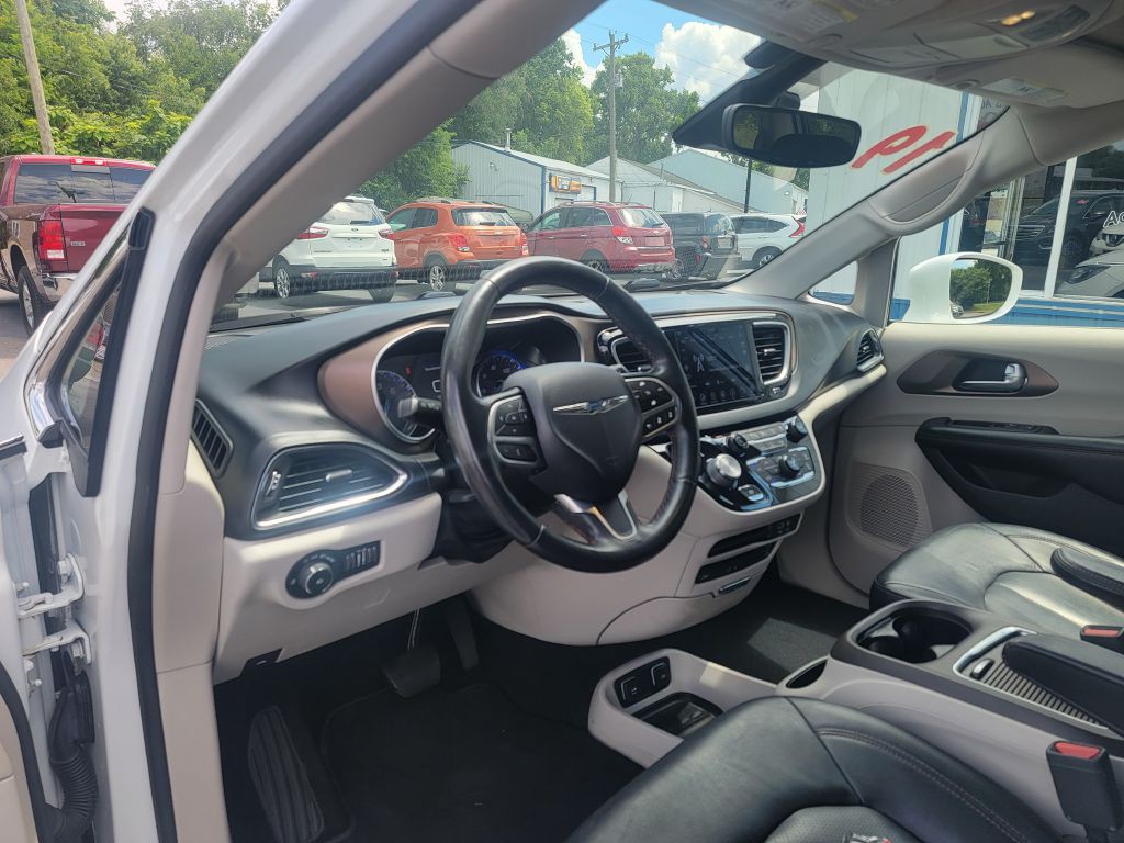 2019 Chrysler Pacifica Image 16