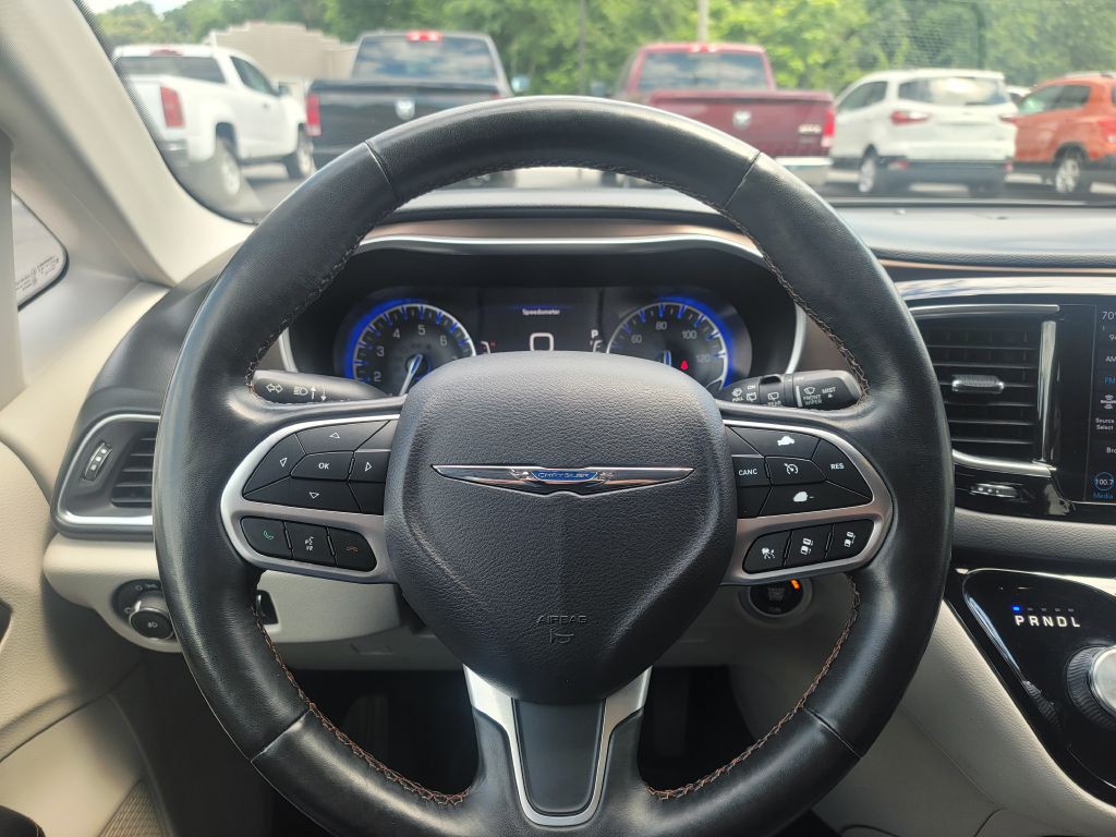 2019 Chrysler Pacifica Image 18