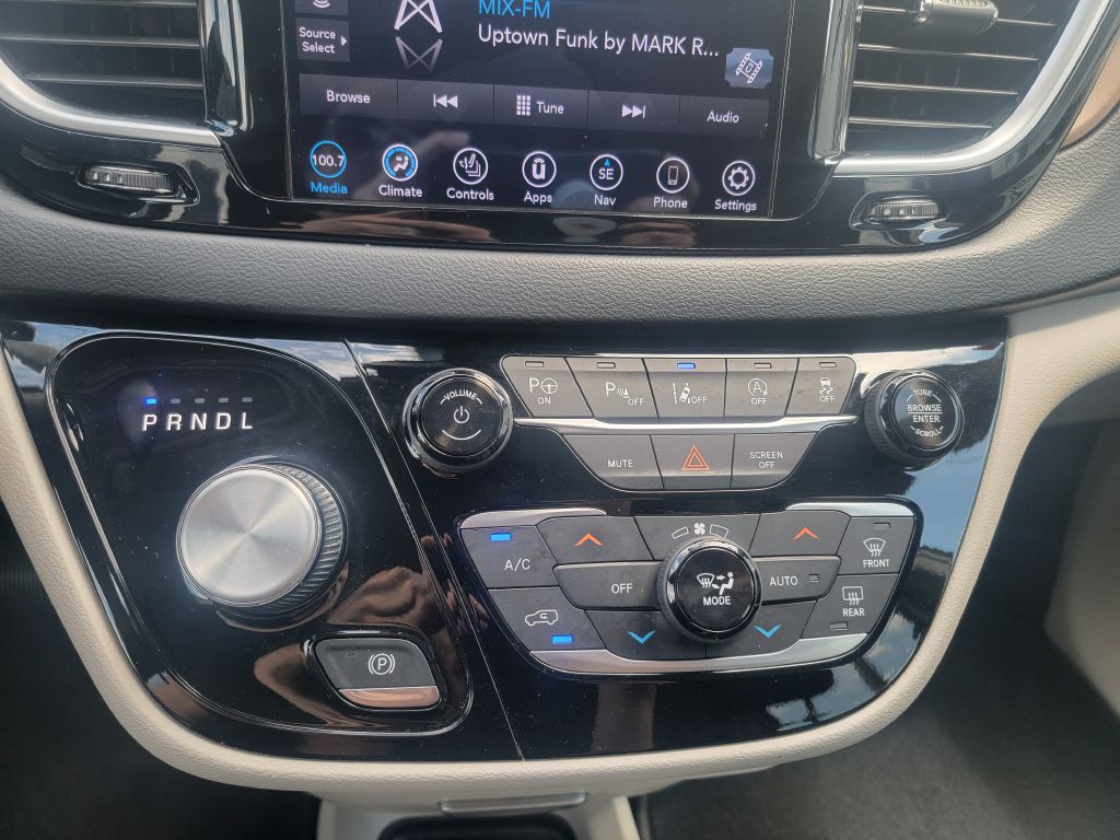 2019 Chrysler Pacifica Image 27