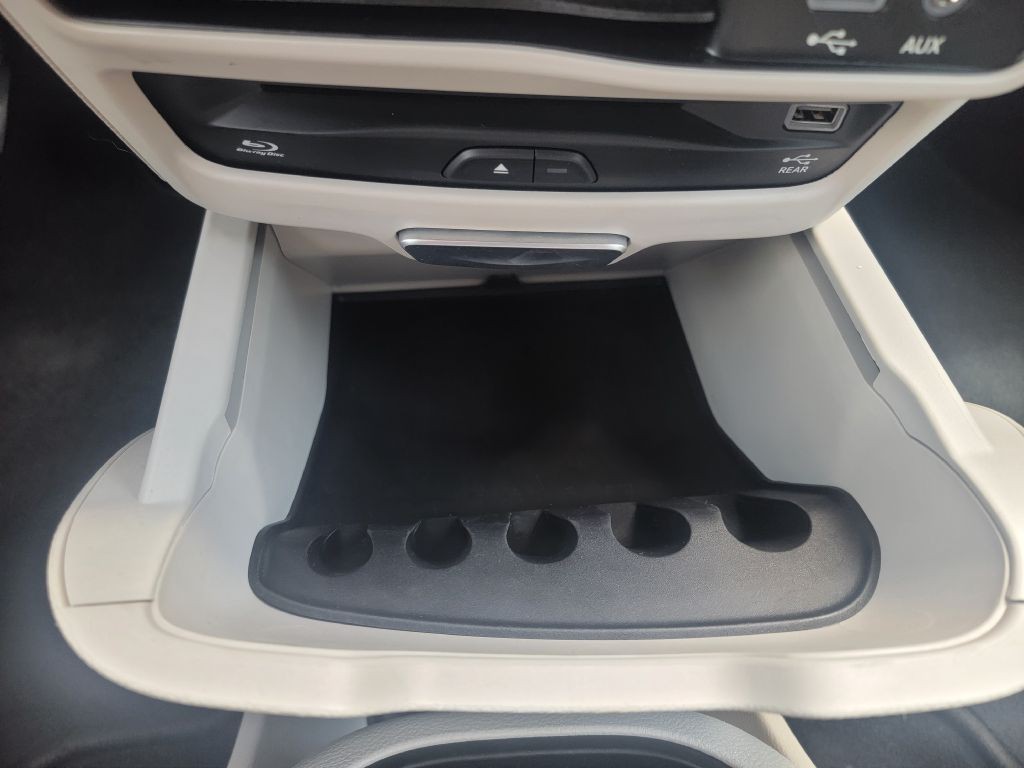 2019 Chrysler Pacifica Image 28