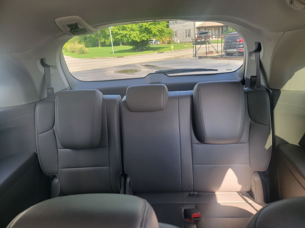2015 Honda Odyssey Image 14