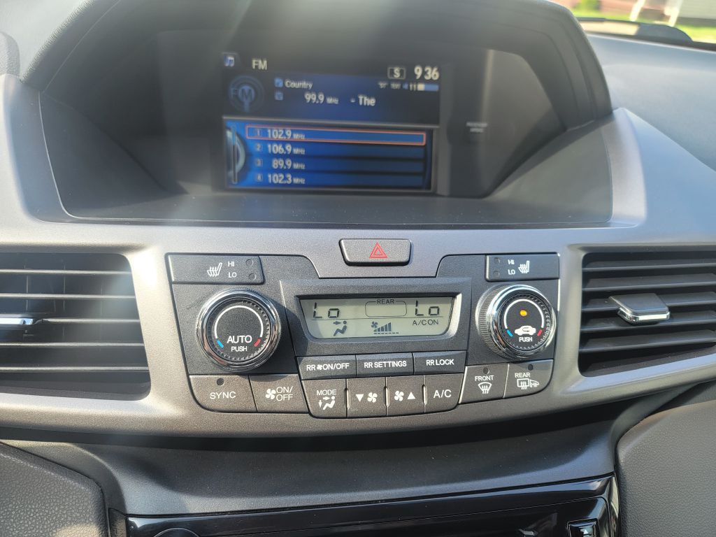 2015 Honda Odyssey Image 27