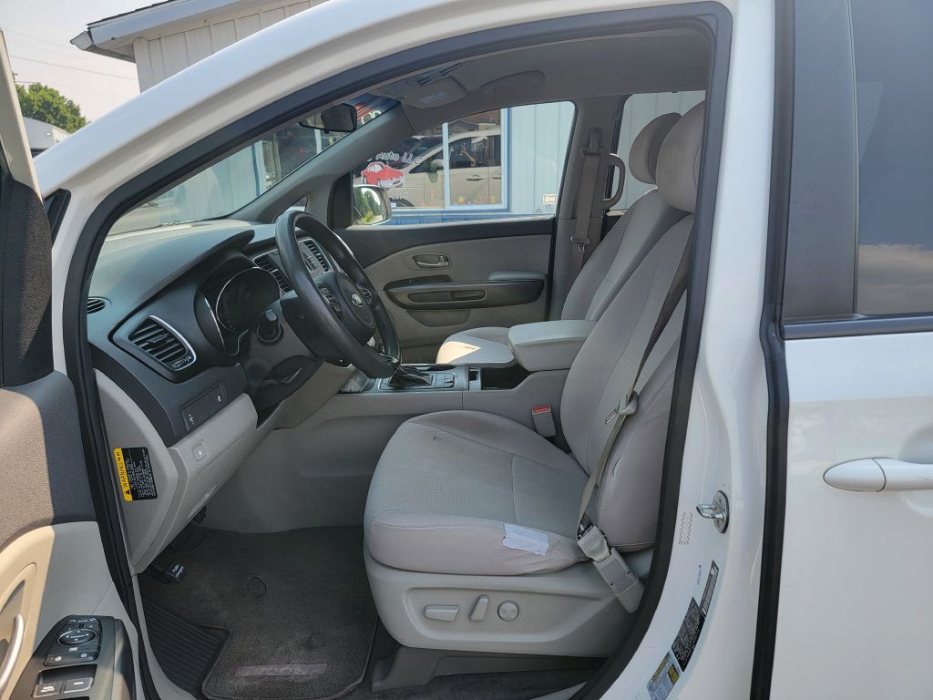 2016 Kia Sedona Image 10