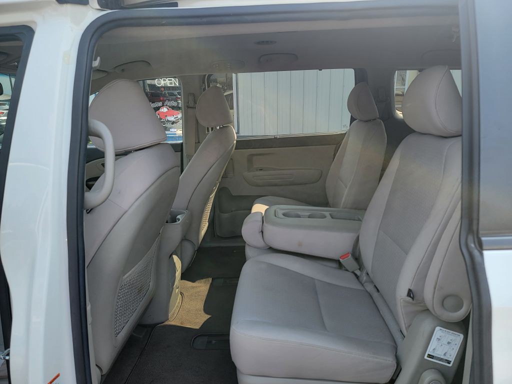 2016 Kia Sedona Image 12