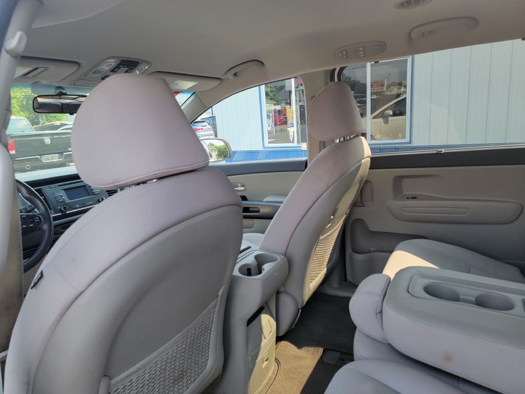 2016 Kia Sedona Image 13