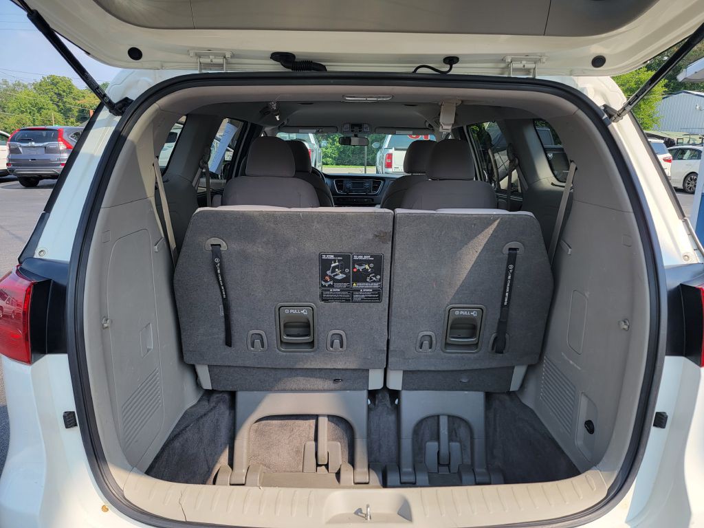 2016 Kia Sedona Image 18