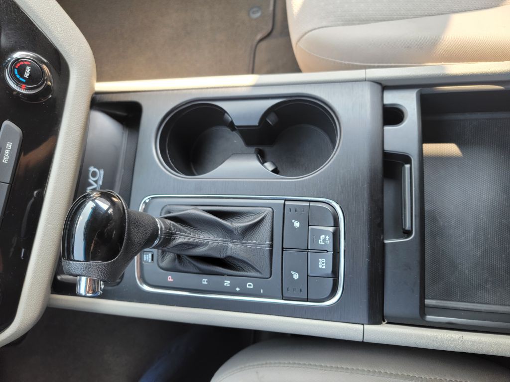 2016 Kia Sedona Image 28