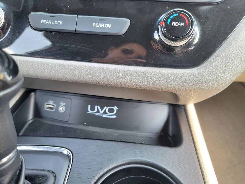 2016 Kia Sedona Image 29