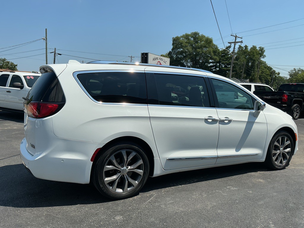 2017 Chrysler Pacifica Image 4