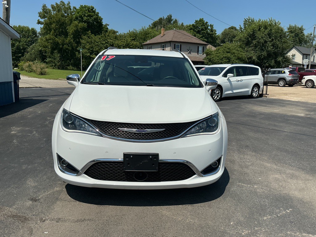 2017 Chrysler Pacifica Image 6