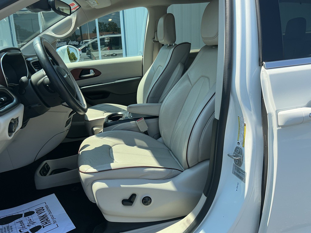 2017 Chrysler Pacifica Image 9