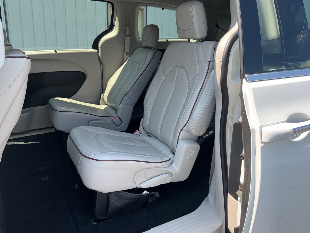 2017 Chrysler Pacifica Image 10