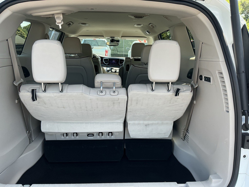 2017 Chrysler Pacifica Image 13