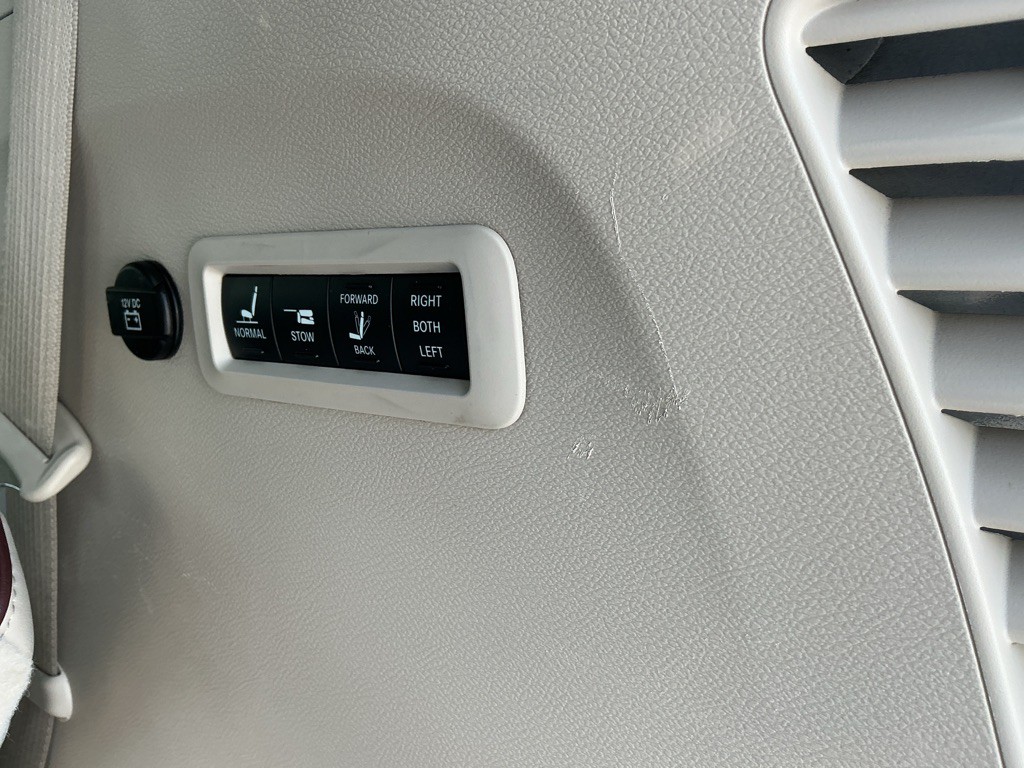 2017 Chrysler Pacifica Image 15