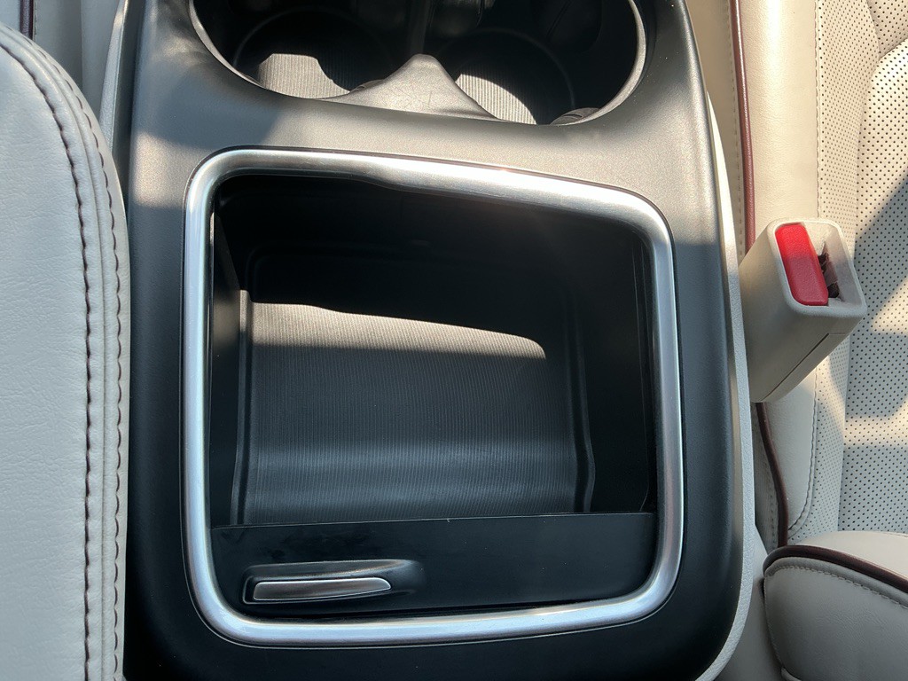 2017 Chrysler Pacifica Image 24