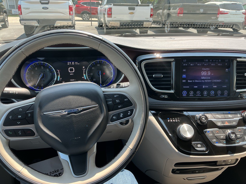 2017 Chrysler Pacifica Image 25