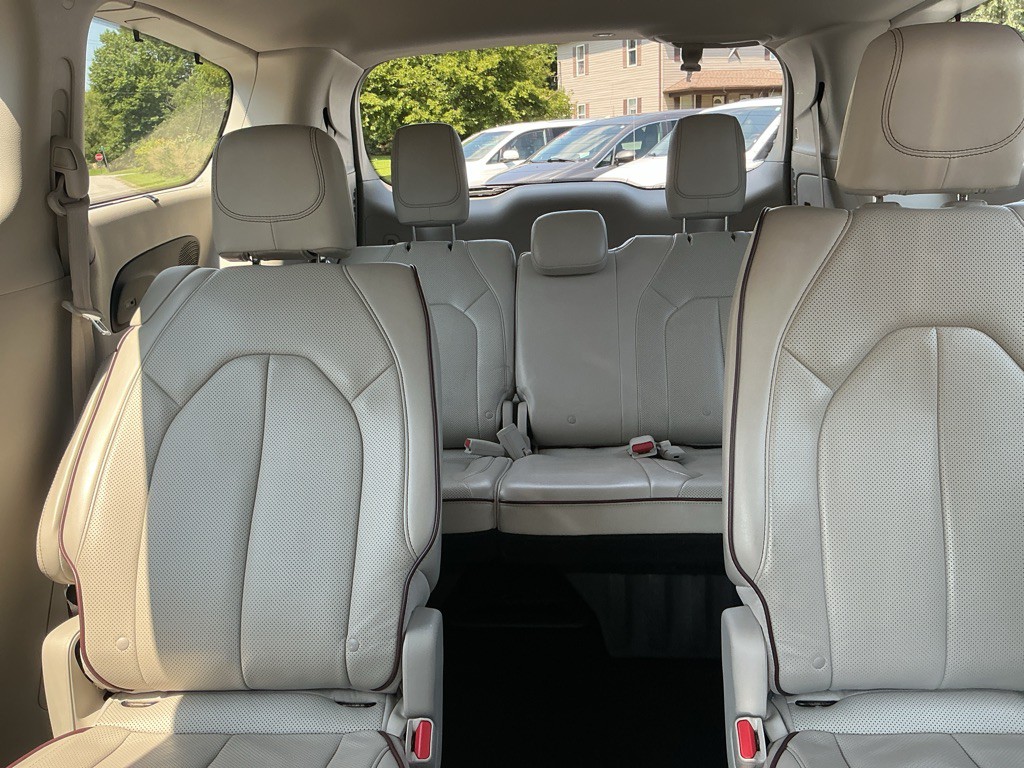 2017 Chrysler Pacifica Image 27