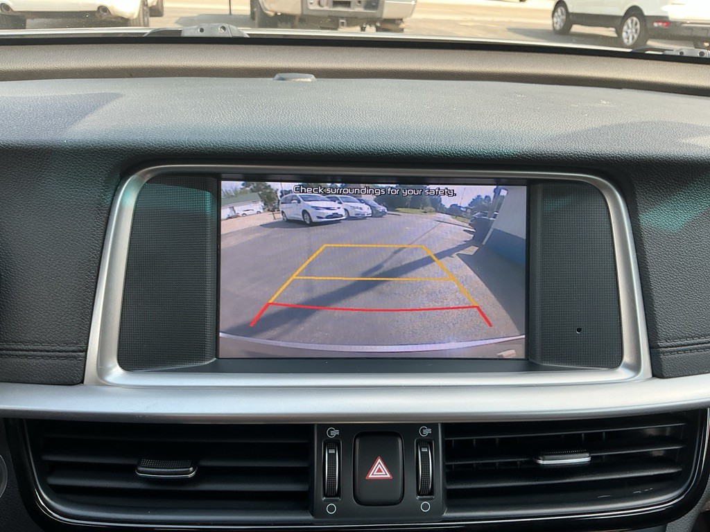2019 Kia Optima Image 17