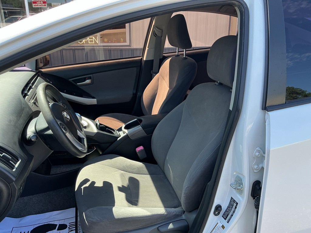 2013 Toyota Prius Image 8