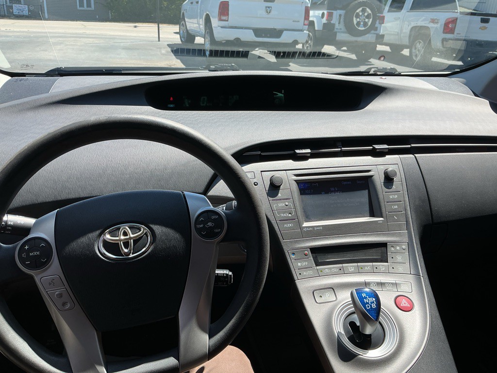 2013 Toyota Prius Image 22