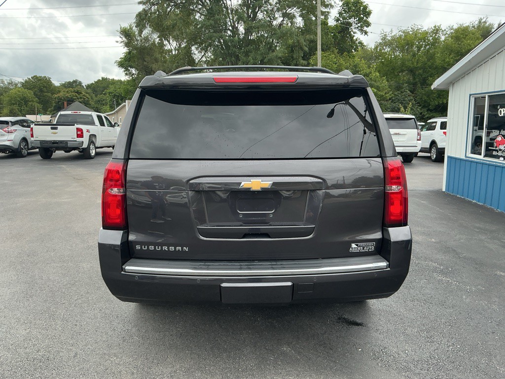 2018 Chevrolet Suburban Image 3