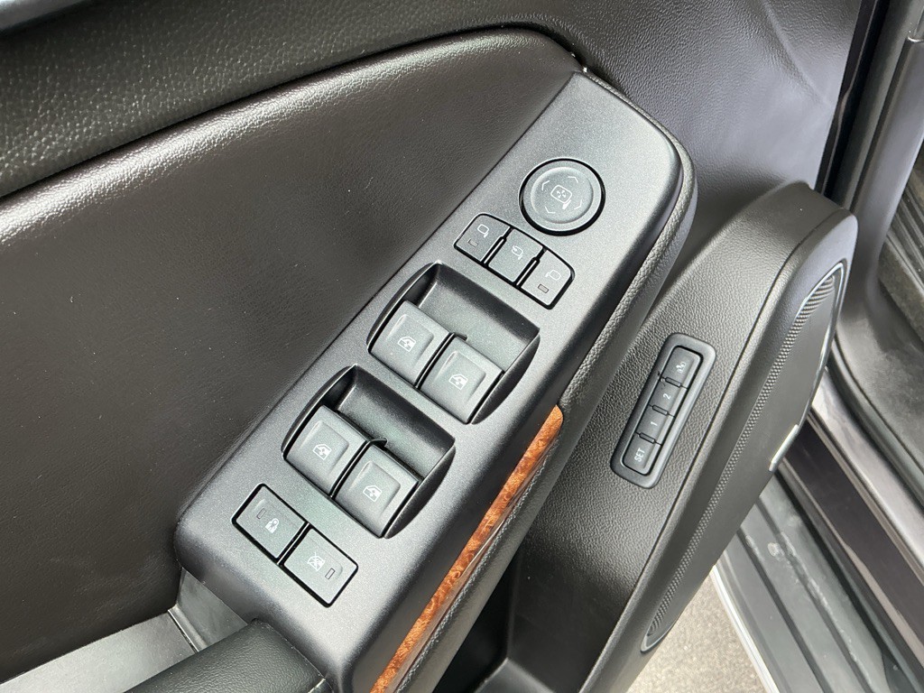 2018 Chevrolet Suburban Image 19