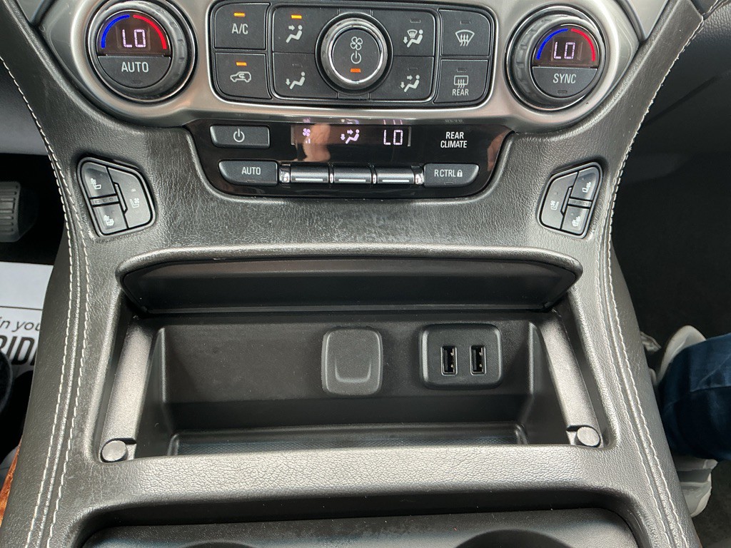 2018 Chevrolet Suburban Image 29