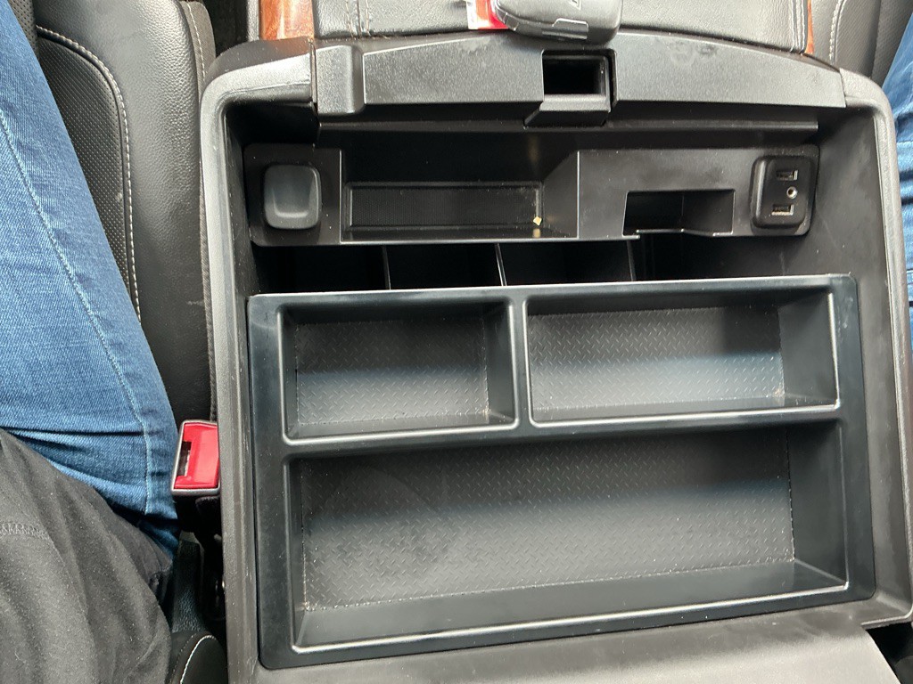 2018 Chevrolet Suburban Image 32