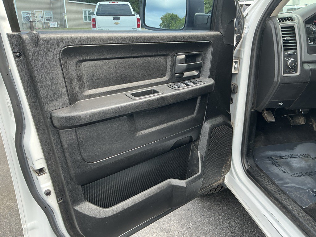 2013 RAM 1500 Image 8
