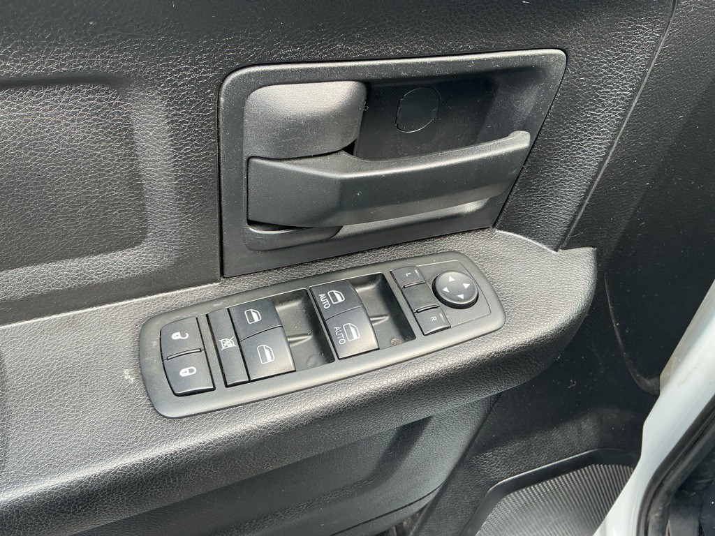 2013 RAM 1500 Image 12