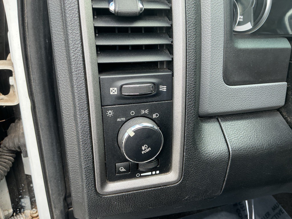 2013 RAM 1500 Image 13