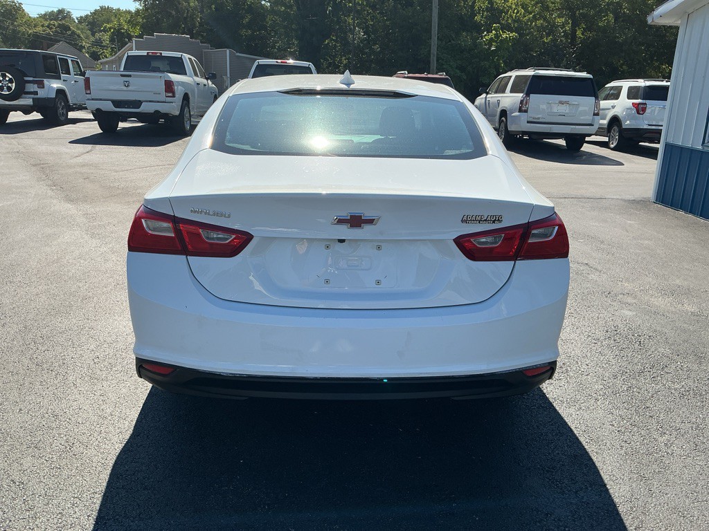 2022 Chevrolet Malibu Image 3