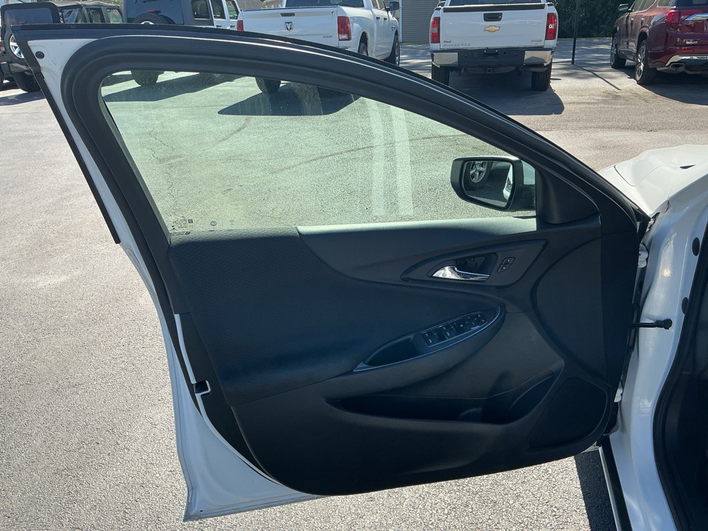 2022 Chevrolet Malibu Image 13