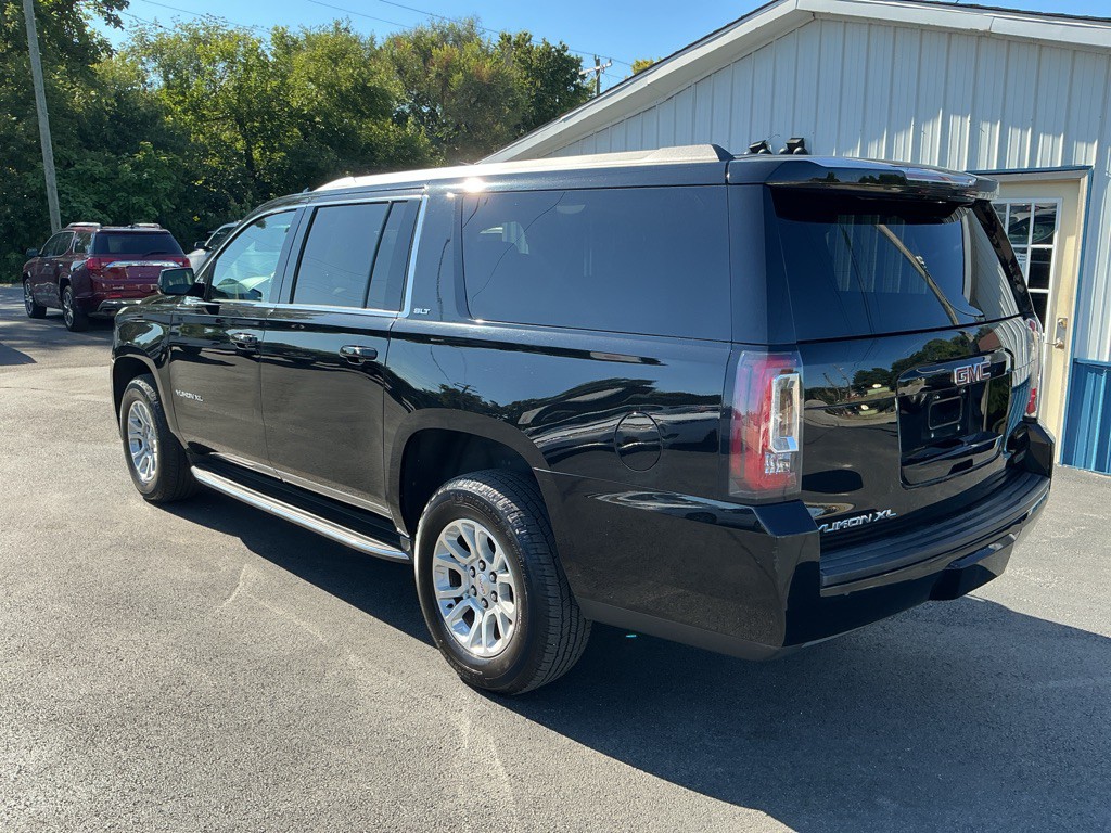 2019 GMC Yukon Image 2
