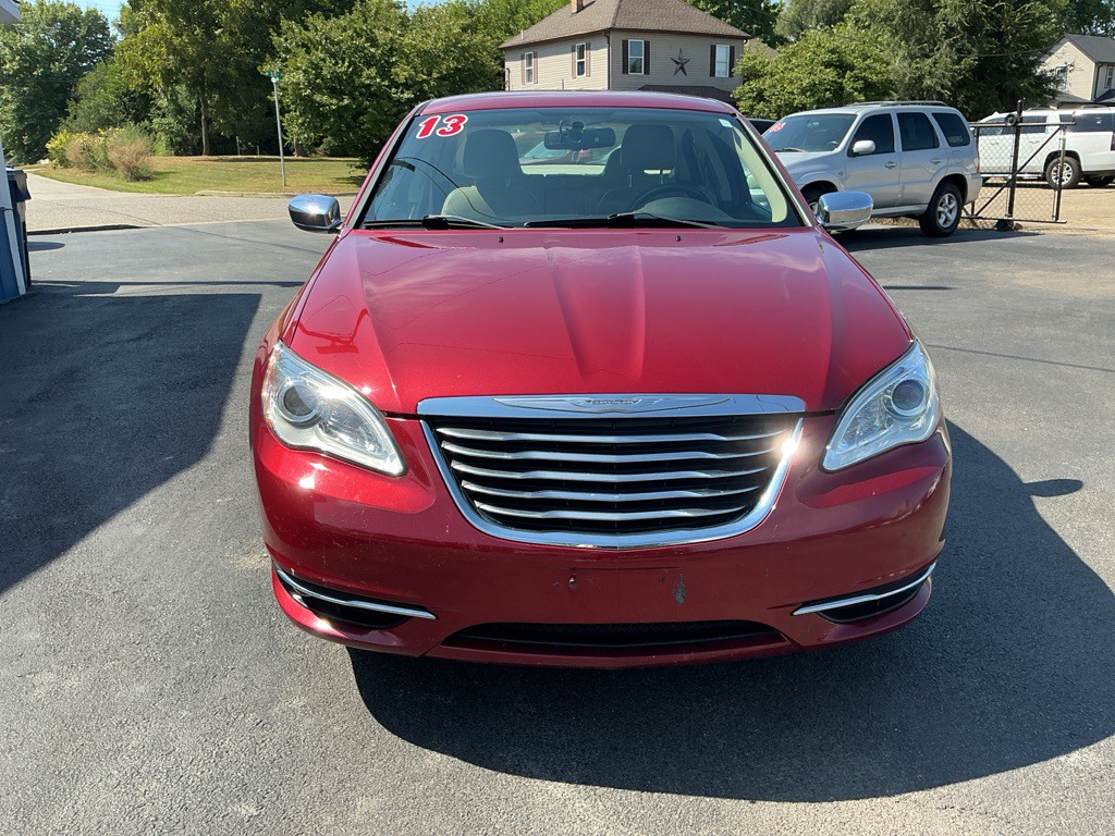 2013 Chrysler 200 Image 6