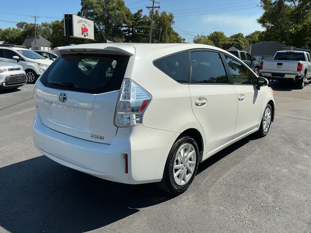 2013 Toyota Prius Image 4