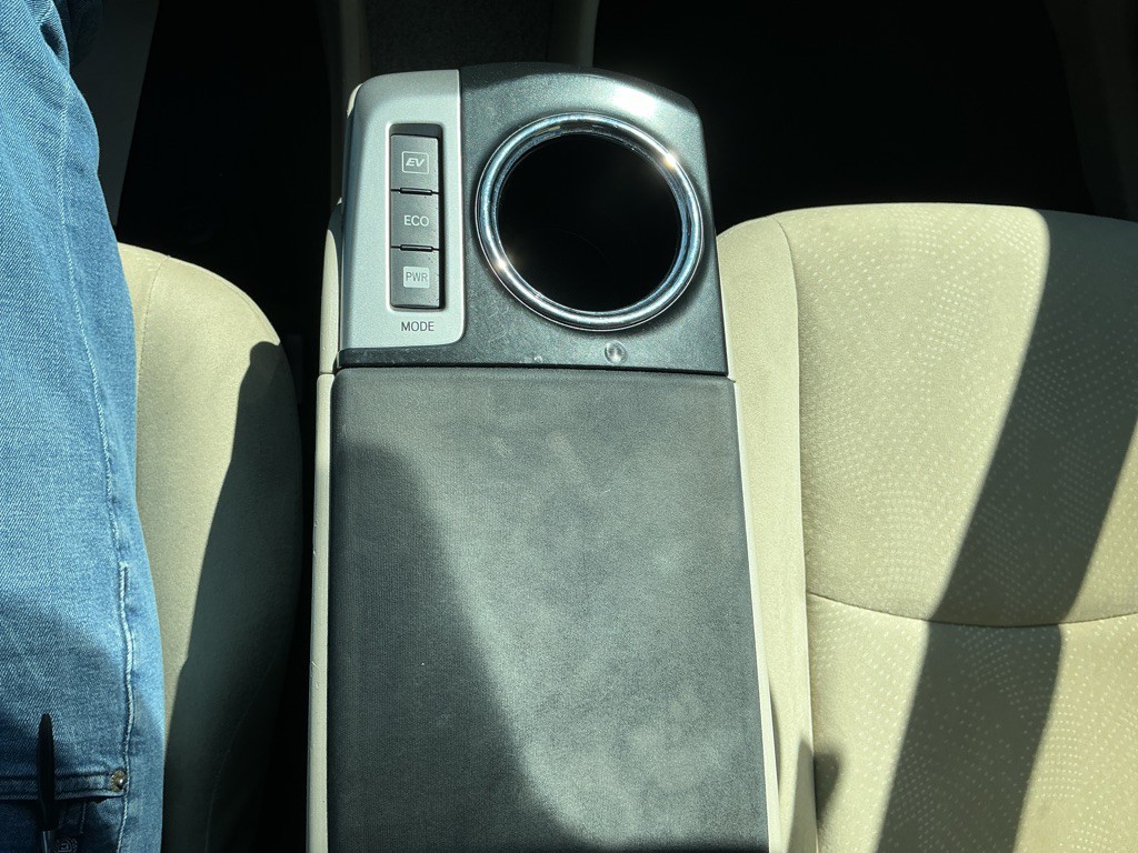 2013 Toyota Prius Image 21